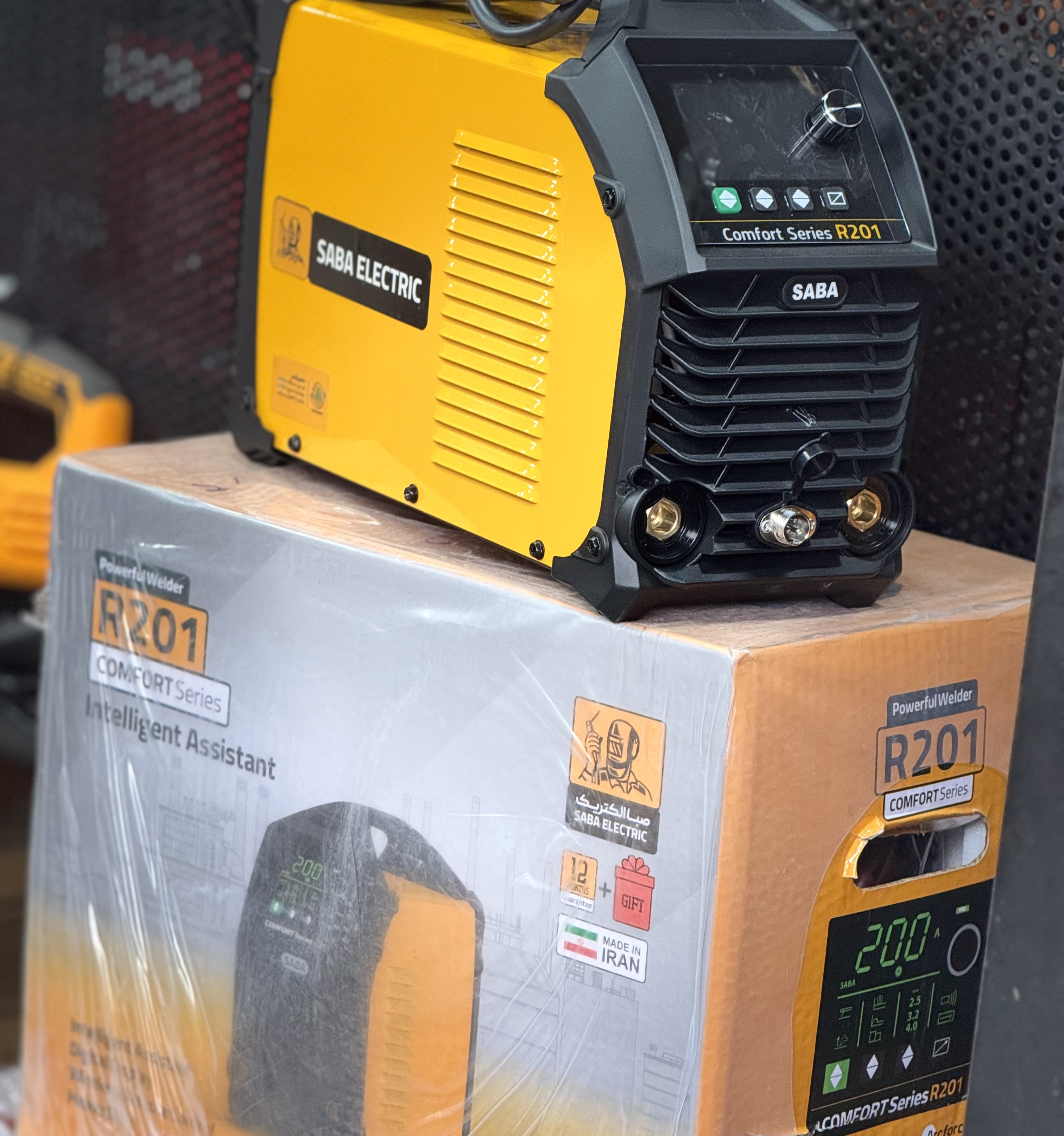 دستگاه اینورتر ۲۰۰ آمپر صبا الکتریک مدل COMFORT SERIES R201